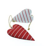 * Metalen hart hanger  7-8 cm rood/wit ass.