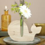 Robuust houten walvis met vaasje 19x2.8x12 cm (excl. accessoires) - Afbeelding 2