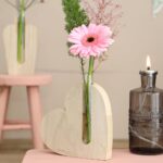 Robuust houten hart met vaasje 14x2.8 xh.13 cm (excl. accessoires) - Afbeelding 2