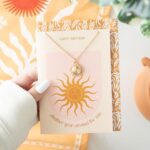 Ketting "Zon" in verjaardagskaart (16,5x12cm) - Afbeelding 2