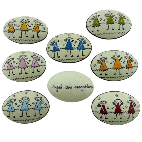 Speksteen 3 Engelen, Angels are everywhere, ovaal ass. (7x4,5cm)